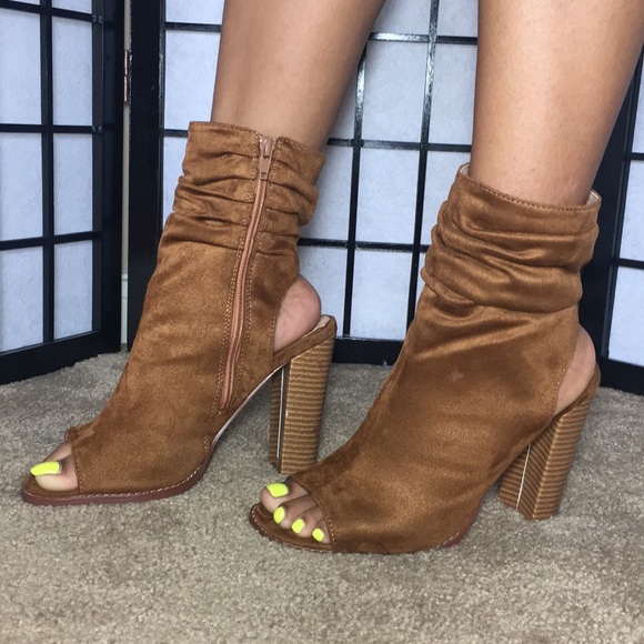 Suedes booties - Picture 1 of 4